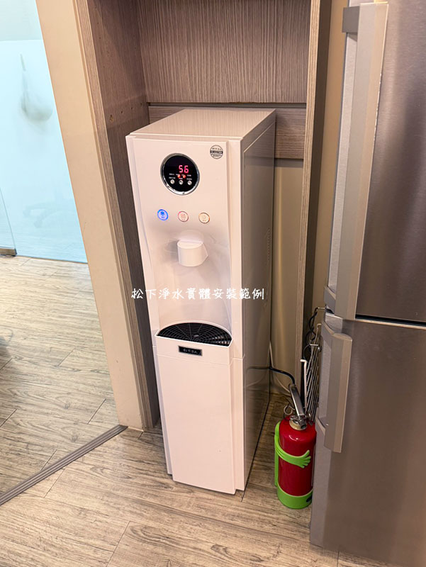 立地式飲水機